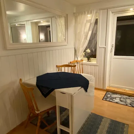 Gitta - Privat With Glass Patio And Free Parking * Tromsø