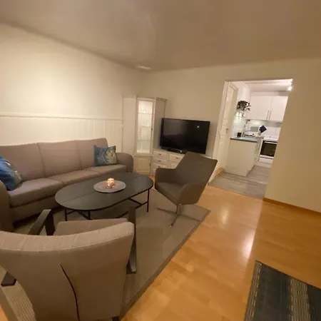 Gitta - Privat With Glass Patio And Free Parking Διαμέρισμα Τρόμσο