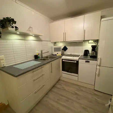 Gitta - Privat With Glass Patio And Free Parking *
