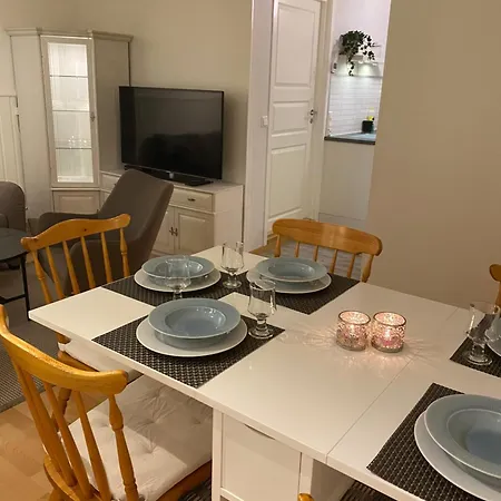 Gitta - Privat With Glass Patio And Free Parking *