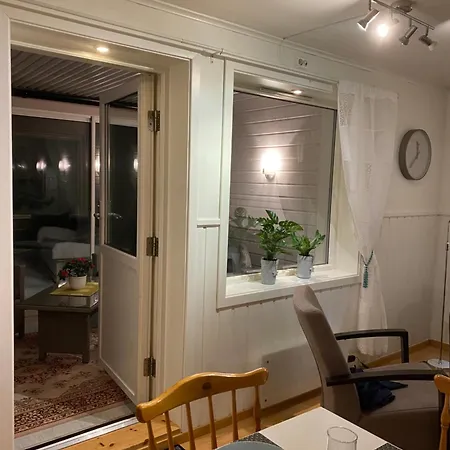 Gitta - Privat With Glass Patio And Free Parking